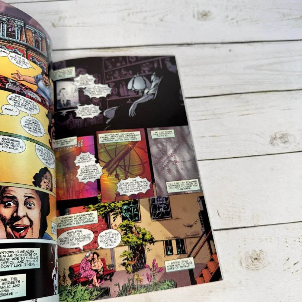 Astro‎ City Life in the Big City Kurt Busiek Brent Anderson Alex Ross Comic TPB